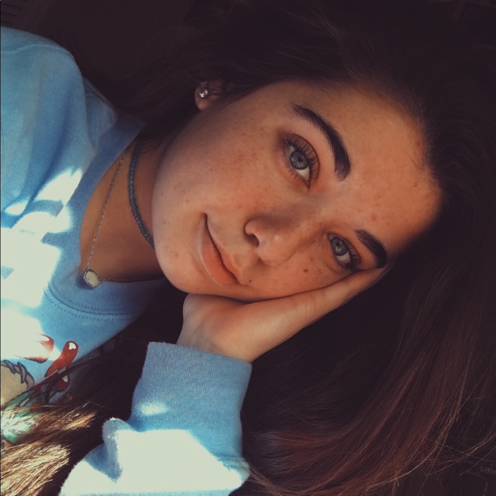 Meet your Posher, Caroline